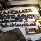 تصنيع لوحات معا التركيب حروف بارزه