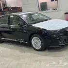 تويوتا كامري LE بنزين اللون أسود موديل 2025 سعودي