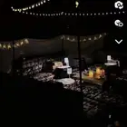 جلسات مع خيول ودبابات على البحر