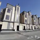 للبيع شقه دور ارضي حوش ومدخل سياره تشطيب فاخر بالضيافه