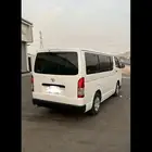 باصات للإيجار