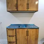 فني المنيوم وزجاج