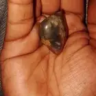 حجر من النوادر حجر واحد في ثلاث صور