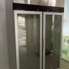 يوجد لدينه ثلاجة عرض للحوم تعليق  رفوف باب زجاجي