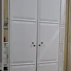 دولاب بابين وسرير اطفال مع المرتبه