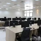 صيانة كمبيوترات المدارس وتهيئتها للعمل بكفاءة.