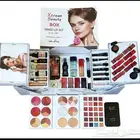 مجموعة مكياج احترافية كاملة تتضمن جميع أدوات المكياج الأساسي