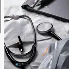 دكتور جامعي مدرس لمواد كليات الطب