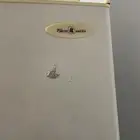 ثلاجه شبه جديد وممتازه سبب لبيع نقل الي منطقه اخرى