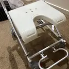 للبيع كرسي حمام اكرمكم الله يستخدم لكبار السن