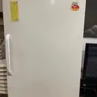 للبيع فريزر كبير واقف 110 فولت امريكي اصلي خالي من العيوب