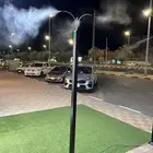 أعمدة رذاذ لتبريد الجو لجلسات الخارجية