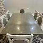طاولة طعام