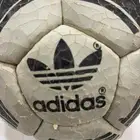 كورة اديداس (كوره)قديمه