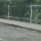 سور فيلا حديد شبك نظيف جدا