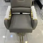 كراسي قص ومكياج نسائي وجميع مستلزمات وتاثيث الصوالين