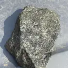 للبيع حجر الزنك وفيه معدن البيرت