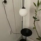 ابجاوره مع طاوله و مرايه