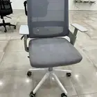 كراسي مكاتب وطاولات