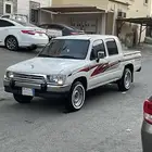 للبيع هايلكس 2001