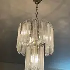 ثريا ولوحات