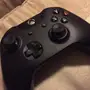 يد تحكم Xbox one نضيفه جدا 