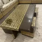 طاوله مع اربع خدمة