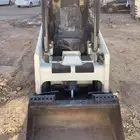 بوبكات صغير بعرض واحد مترللايجار وليس للبيع