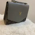 شنط نسائية ماركه درجه اولي