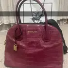 شنط ماركة اصليه من المحل نفسه مستعمله استعمال شخصي