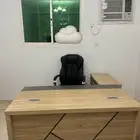 مكتب وكرسي