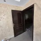 ابواب خشبية وحديد ودرابزين المنيوم مستعملة ممتازة
