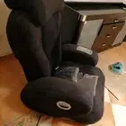 للبيع 1 مكينه خياطه سنجر وكرسي مساج باك كمفورت