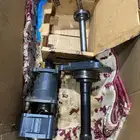 يوجد قطع فلفو طرمبة مع عمود تبع صندوق