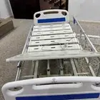 سرير طبي كهربائي