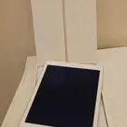 ايباد إير للبيع لون ذهبي الاستخدام فقط 6اشهر جديد (16GB)