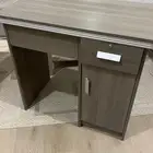 طاولة مكتب صغير