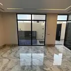 نقوم بأعمال اللياسه واعمال البلاط مع عمال هنود