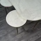 طاولة للضيوف