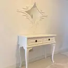 طاولة استقبال ومرايا