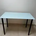 طاولة زجاج