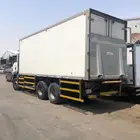 للبيع ثلاجة لوري مع رافعه وجهاز كارير350 الطول 7.60 سم