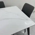 طاولة طعام