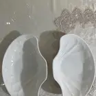 صحنين كبير على شكل صدفه لون ابيض