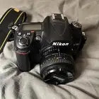 للبيع كاميرا Nikon D7000 مع اداوتها كامله