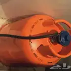 يوجد لدينا إسطوانة  والساعة واللي بت غاز