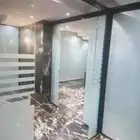 معلم زجاج قزاز