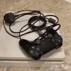 سوني 4ابيض مع يدين نظيف