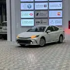 تويوتا كامري LE بنزين نص فل سعودي 2025