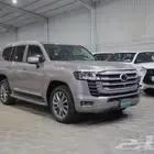 تويوتا لاندكروزر GXR L4 فتحة سقف جلد بنزين موديل 2025